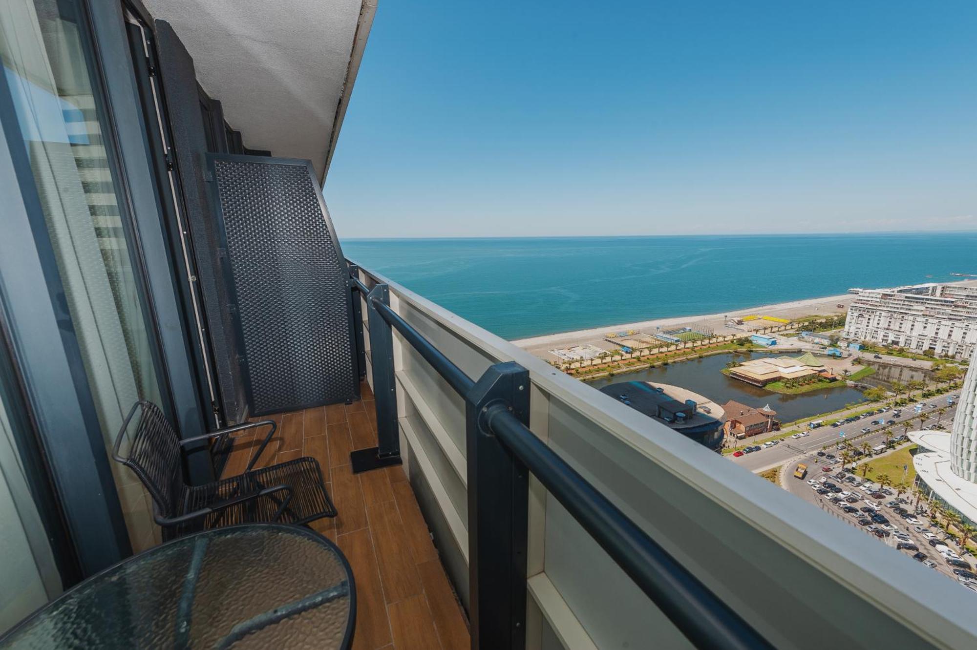 Black Sea Luxury Towers Hotell Batumi Eksteriør bilde